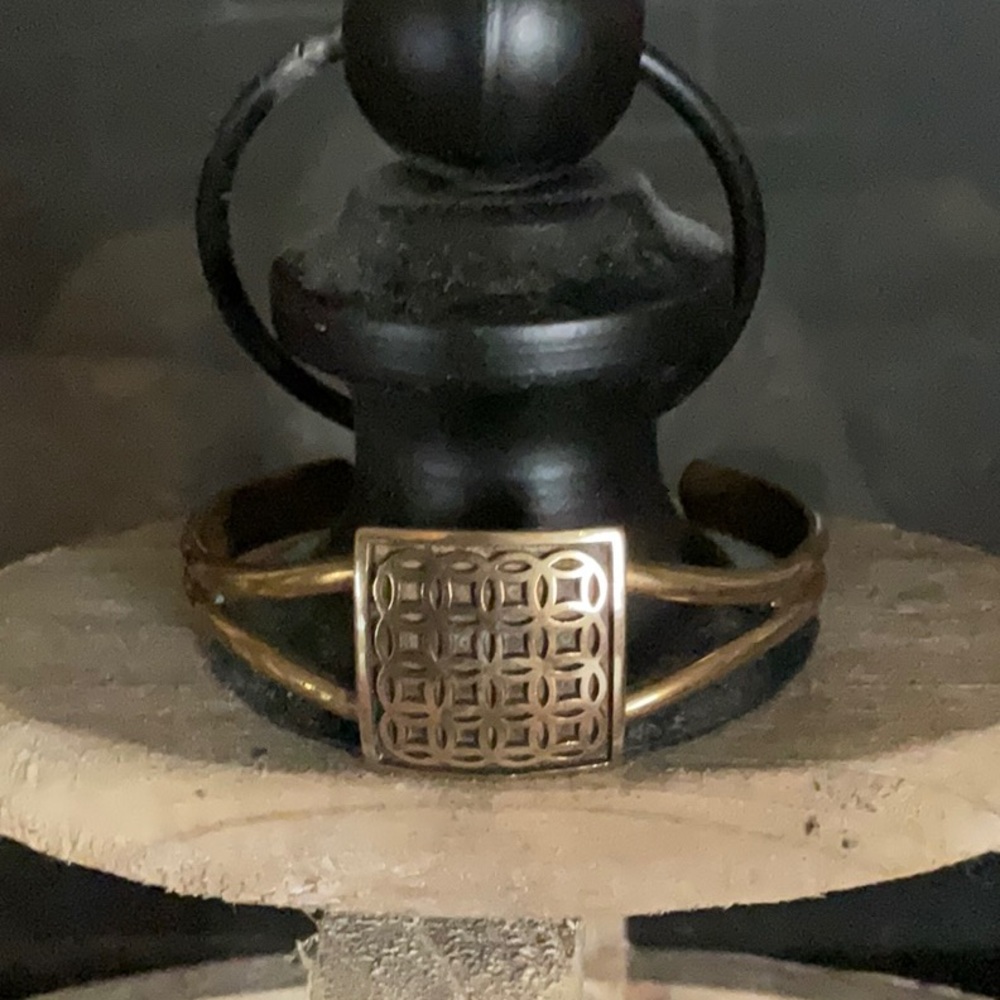 Beautiful cuff bracelet, black and copper tones